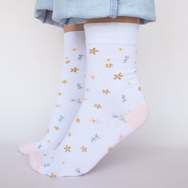 Pretty Ditsy Flower Socks