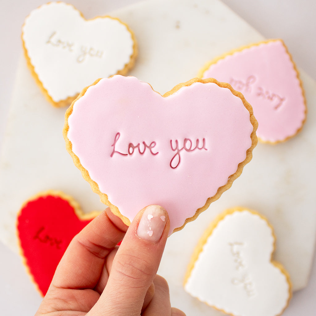 Love You Scalloped Heart Vegan Iced Biscuit